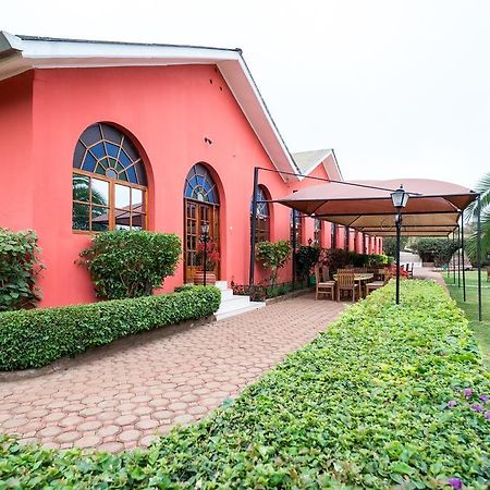 Highview Hotel Karatu Bagian luar foto
