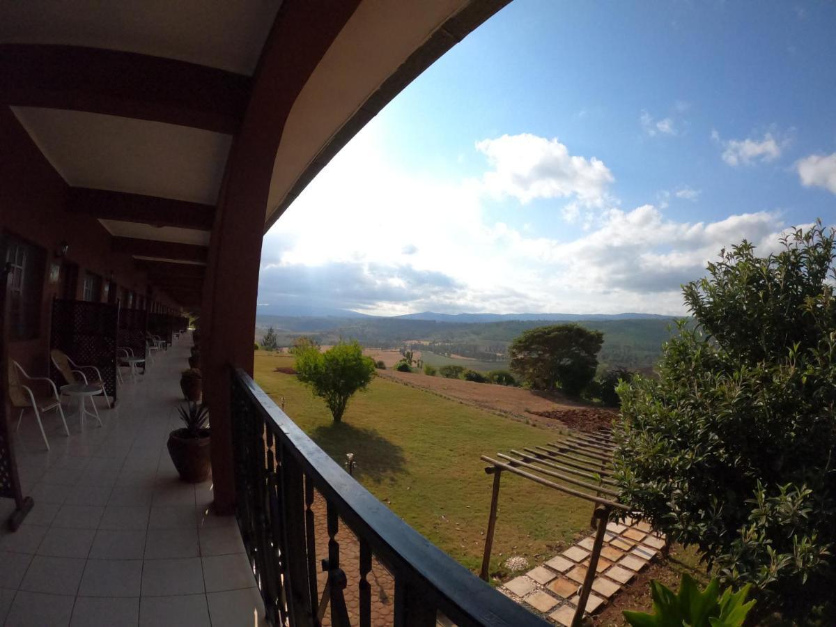 Highview Hotel Karatu Bagian luar foto