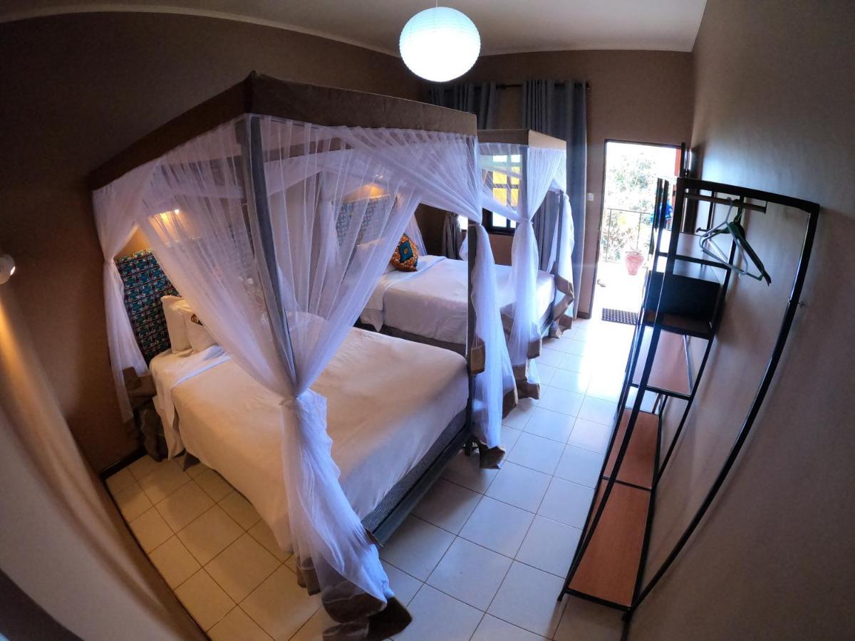 Highview Hotel Karatu Bagian luar foto