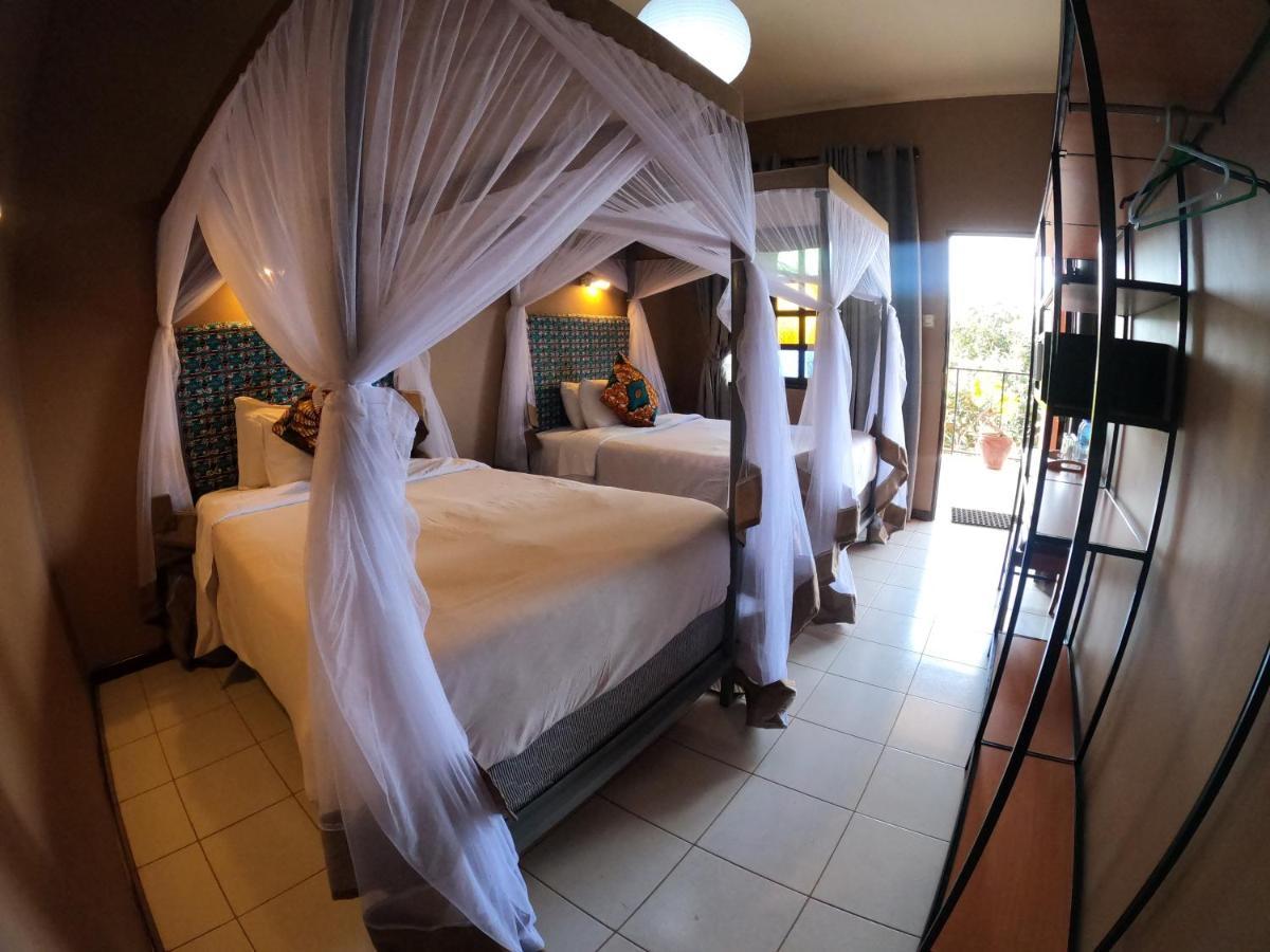 Highview Hotel Karatu Bagian luar foto