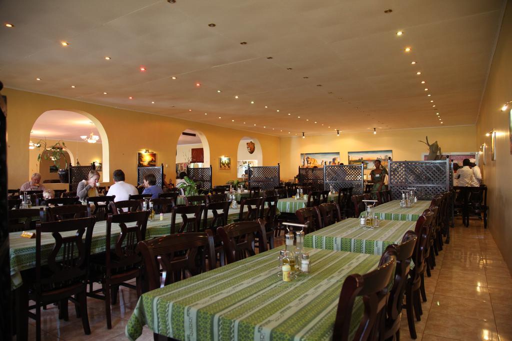 Highview Hotel Karatu Bagian luar foto